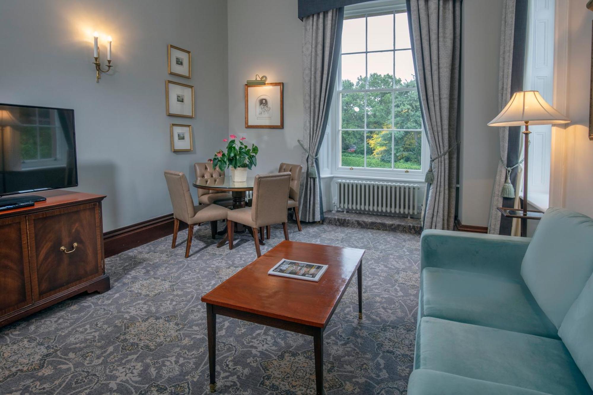 Oulton Hall Hotel, Spa & Golf Resort Leeds  Exterior foto
