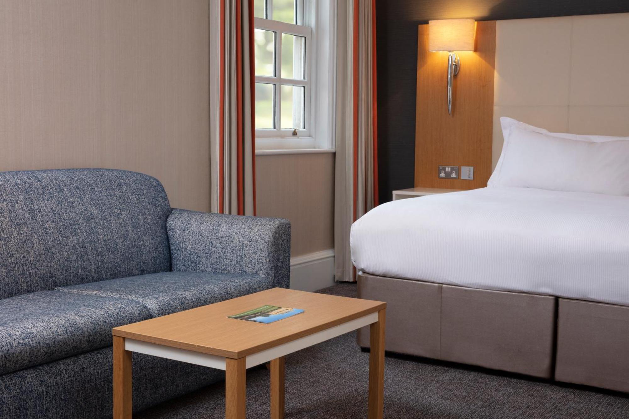 Oulton Hall Hotel, Spa & Golf Resort Leeds  Exterior foto
